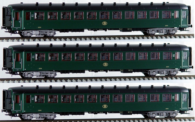 Set of 3 Passenger cars 2nd class type I2 B11<br /><a href='images/pictures/LS_Models/42110.jpg' target='_blank'>Full size image</a>